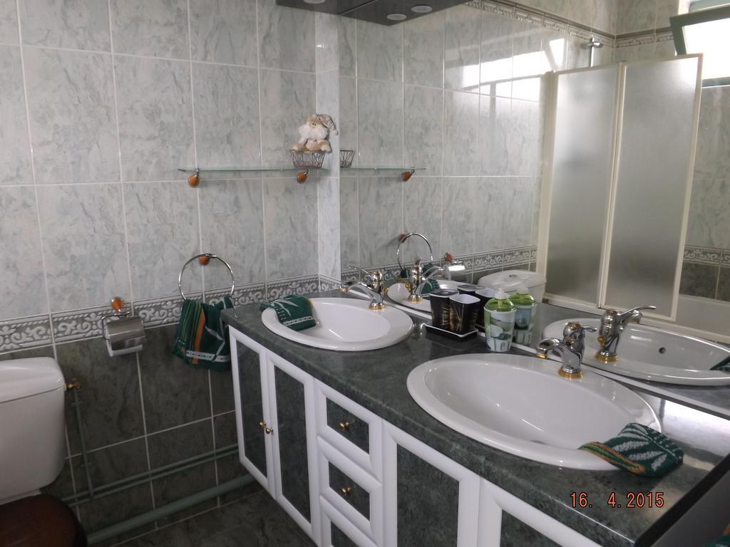 Au Chti Normand Bed & Breakfast Hermanville-sur-Mer Стая снимка